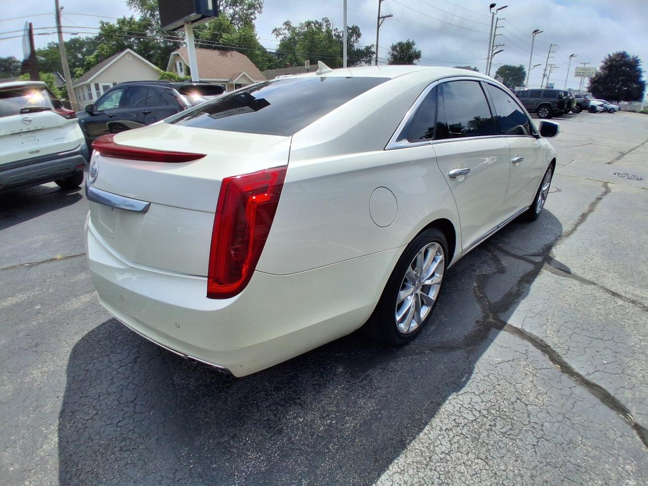 Cadillac XTS 4dr Sdn Premium AWD 2013