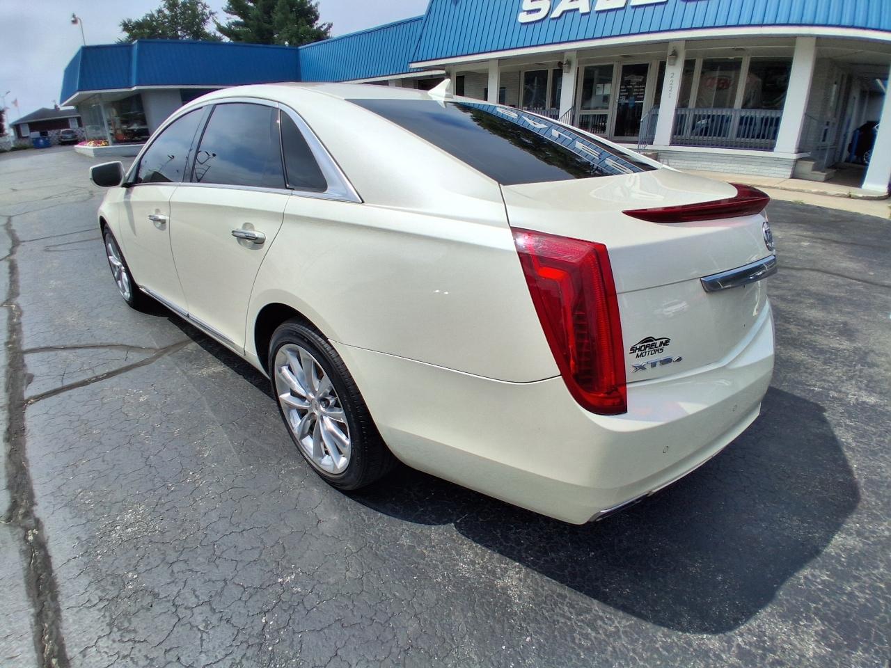 Cadillac XTS 4dr Sdn Premium AWD 2013