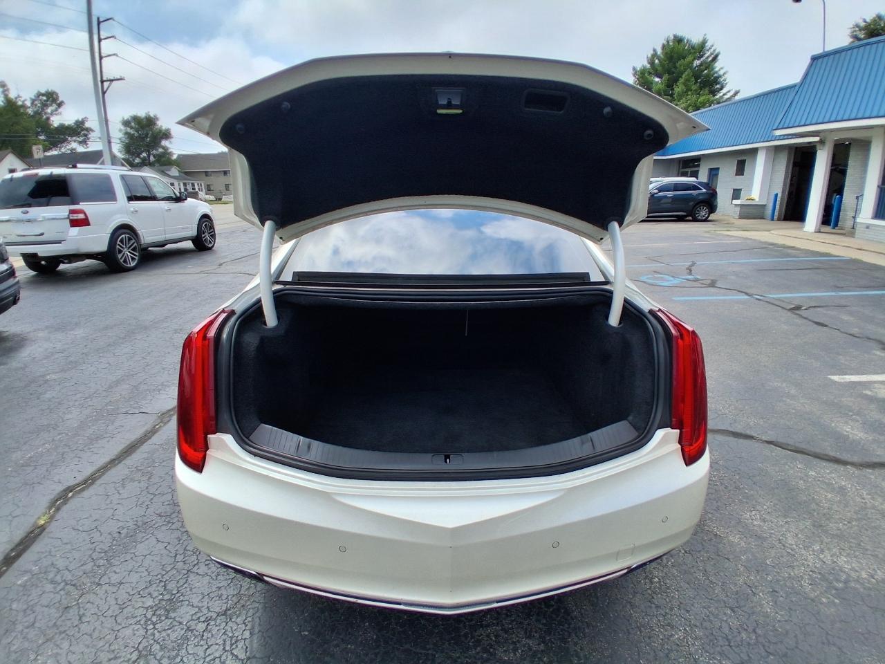 Cadillac XTS 4dr Sdn Premium AWD 2013