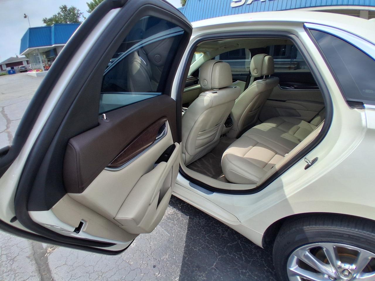 Cadillac XTS 4dr Sdn Premium AWD 2013