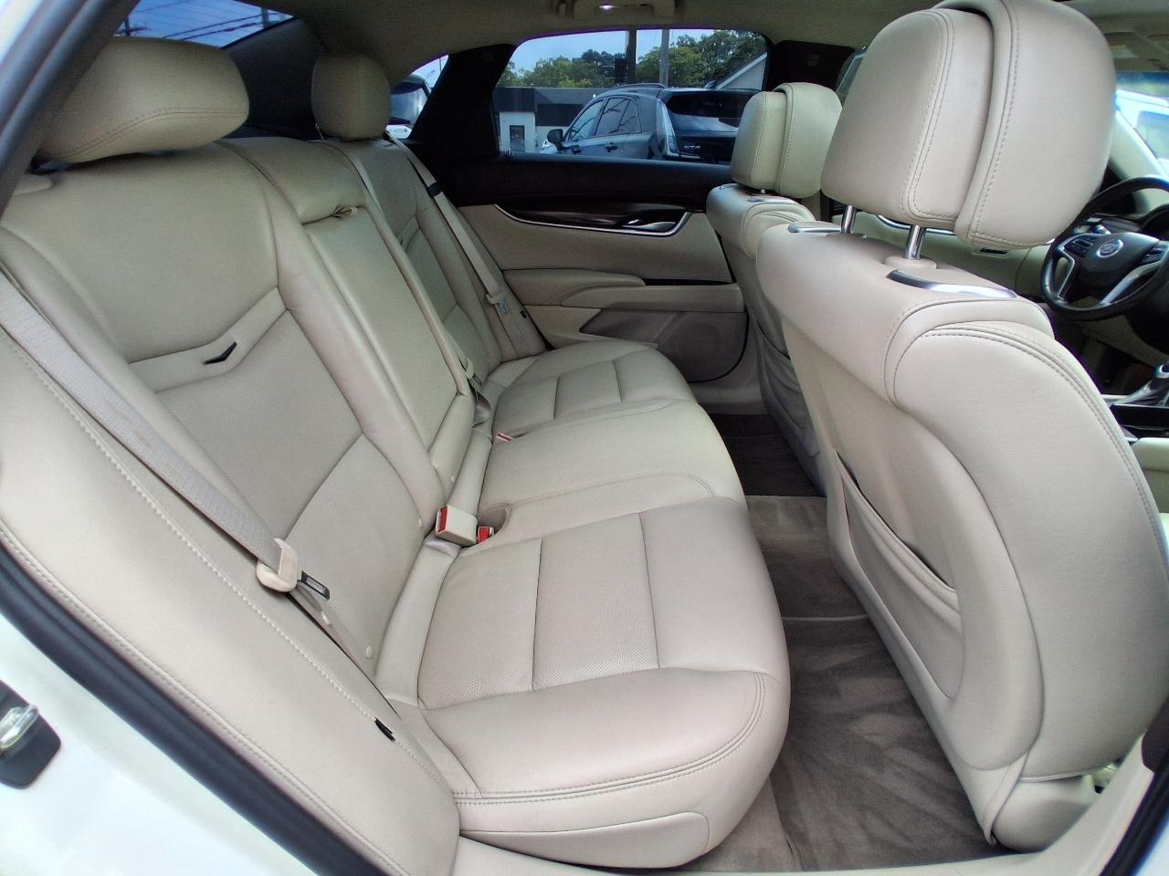Cadillac XTS 4dr Sdn Premium AWD 2013