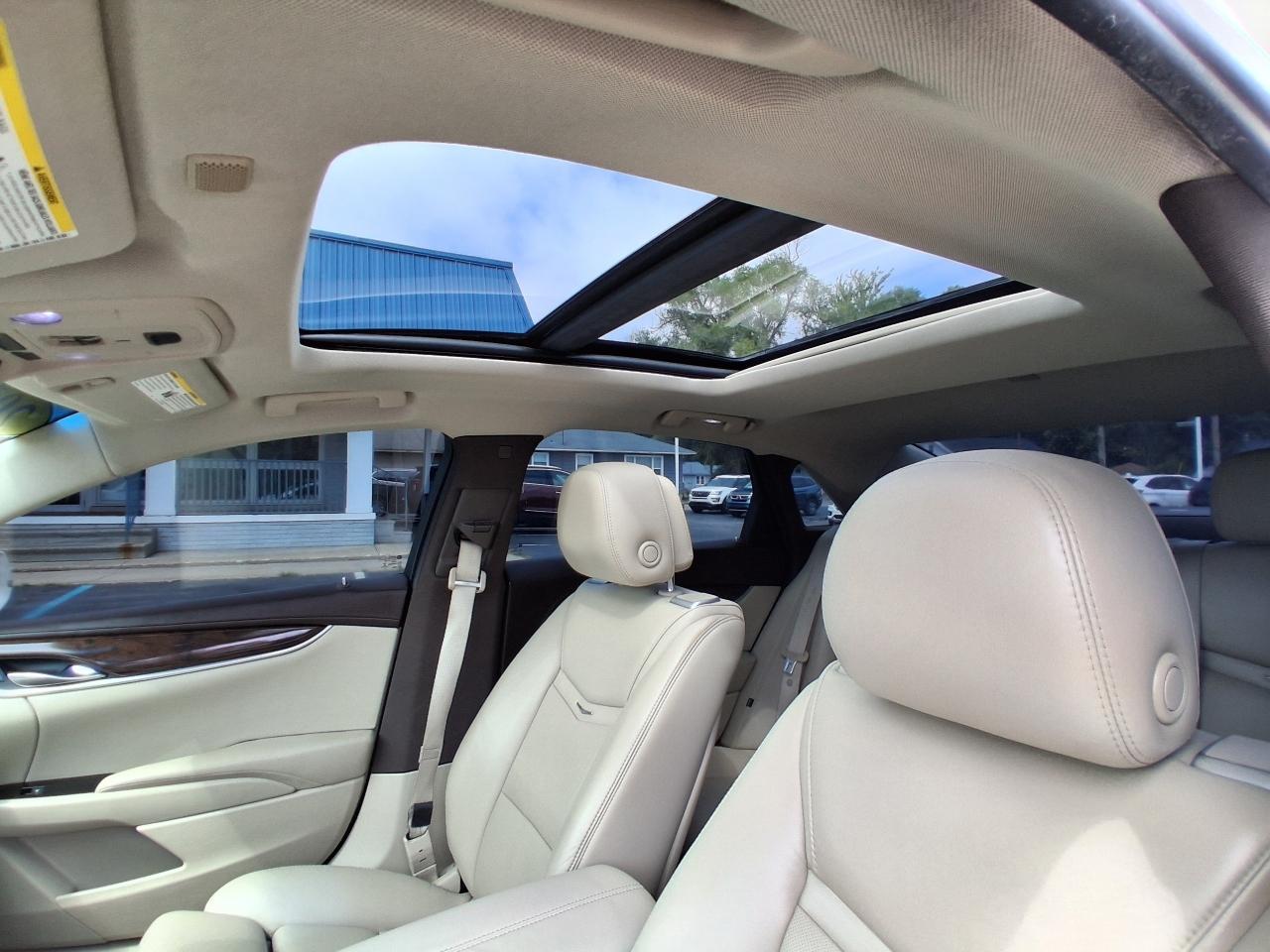 Cadillac XTS 4dr Sdn Premium AWD 2013