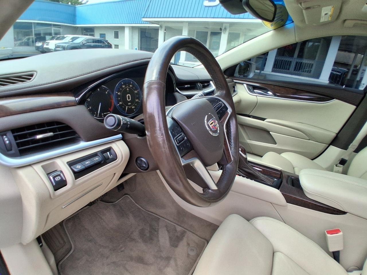 Cadillac XTS 4dr Sdn Premium AWD 2013