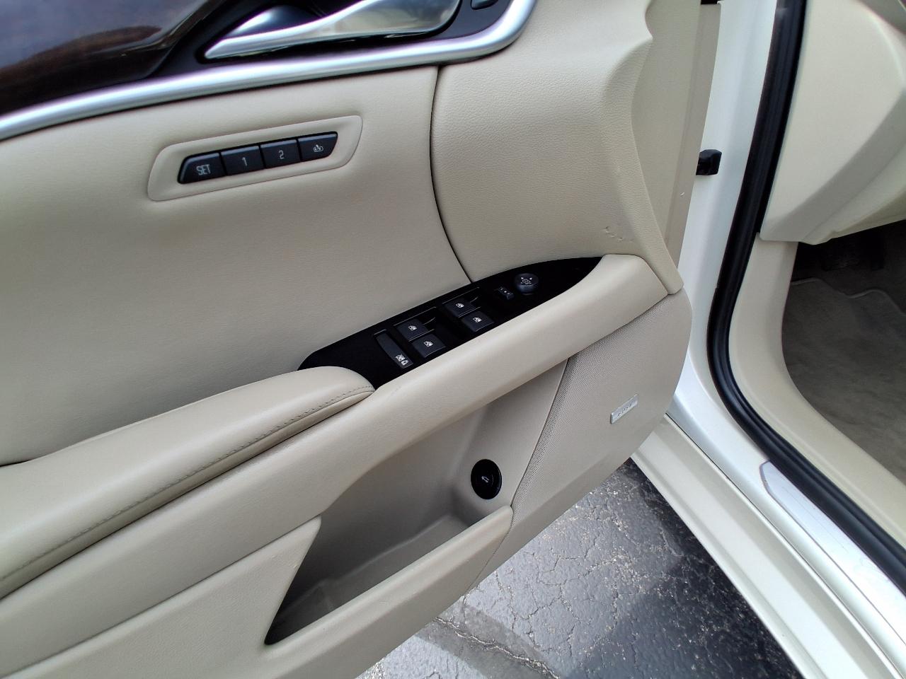 Cadillac XTS 4dr Sdn Premium AWD 2013