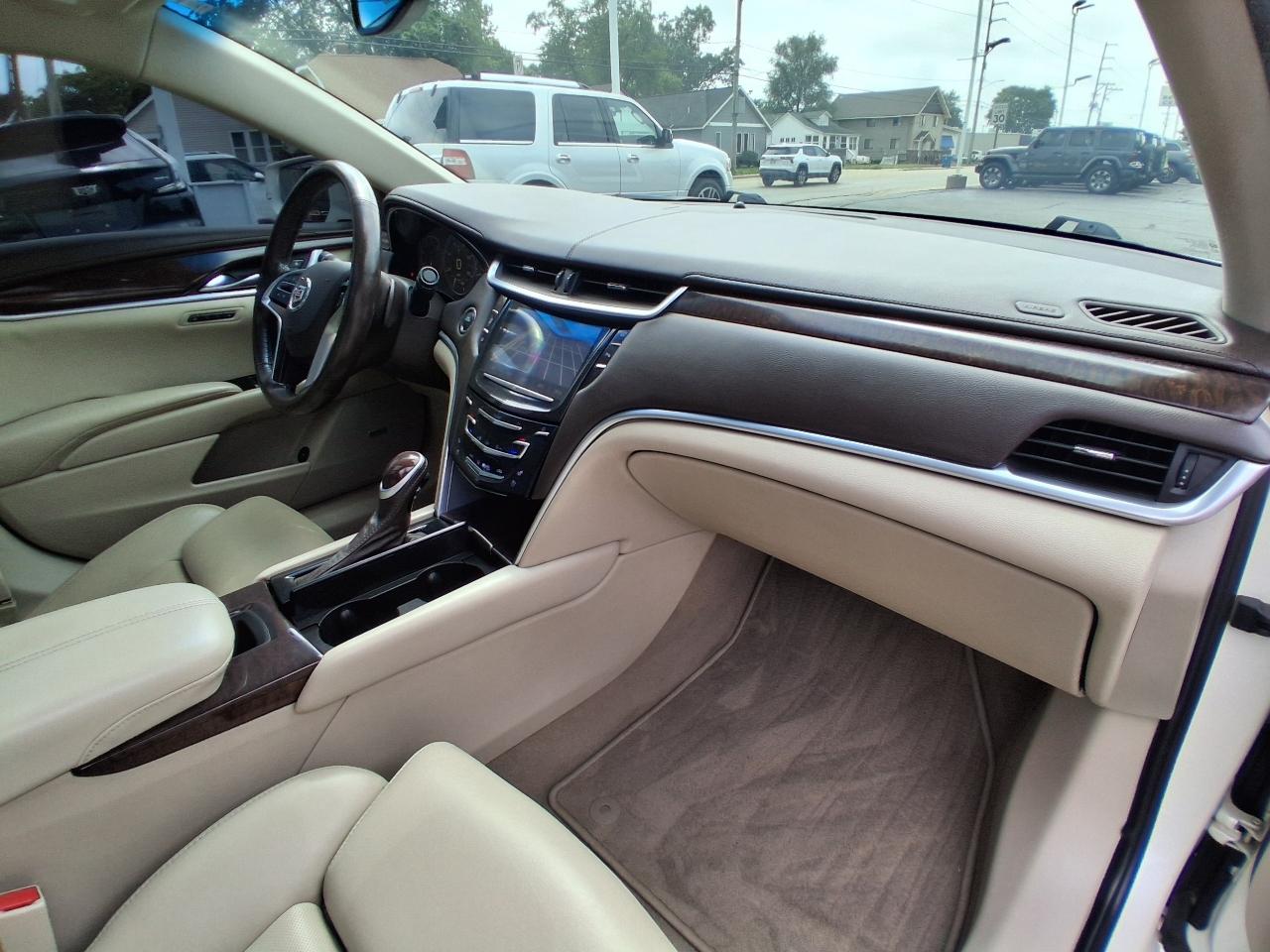 Cadillac XTS 4dr Sdn Premium AWD 2013