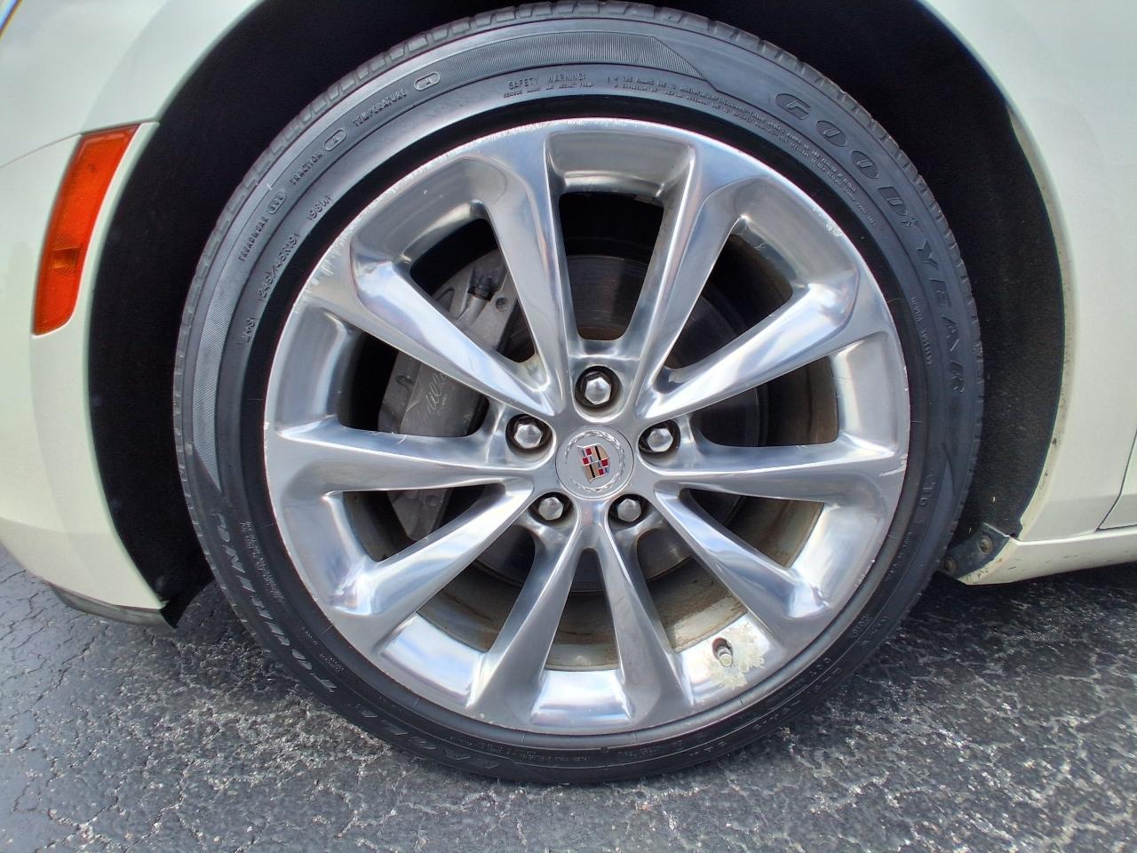 Cadillac XTS 4dr Sdn Premium AWD 2013