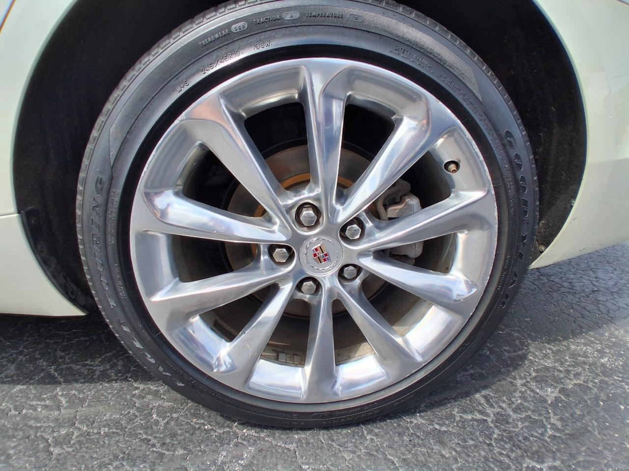 Cadillac XTS 4dr Sdn Premium AWD 2013