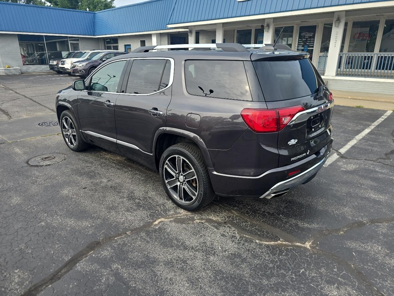 GMC Acadia AWD 4dr Denali 2017