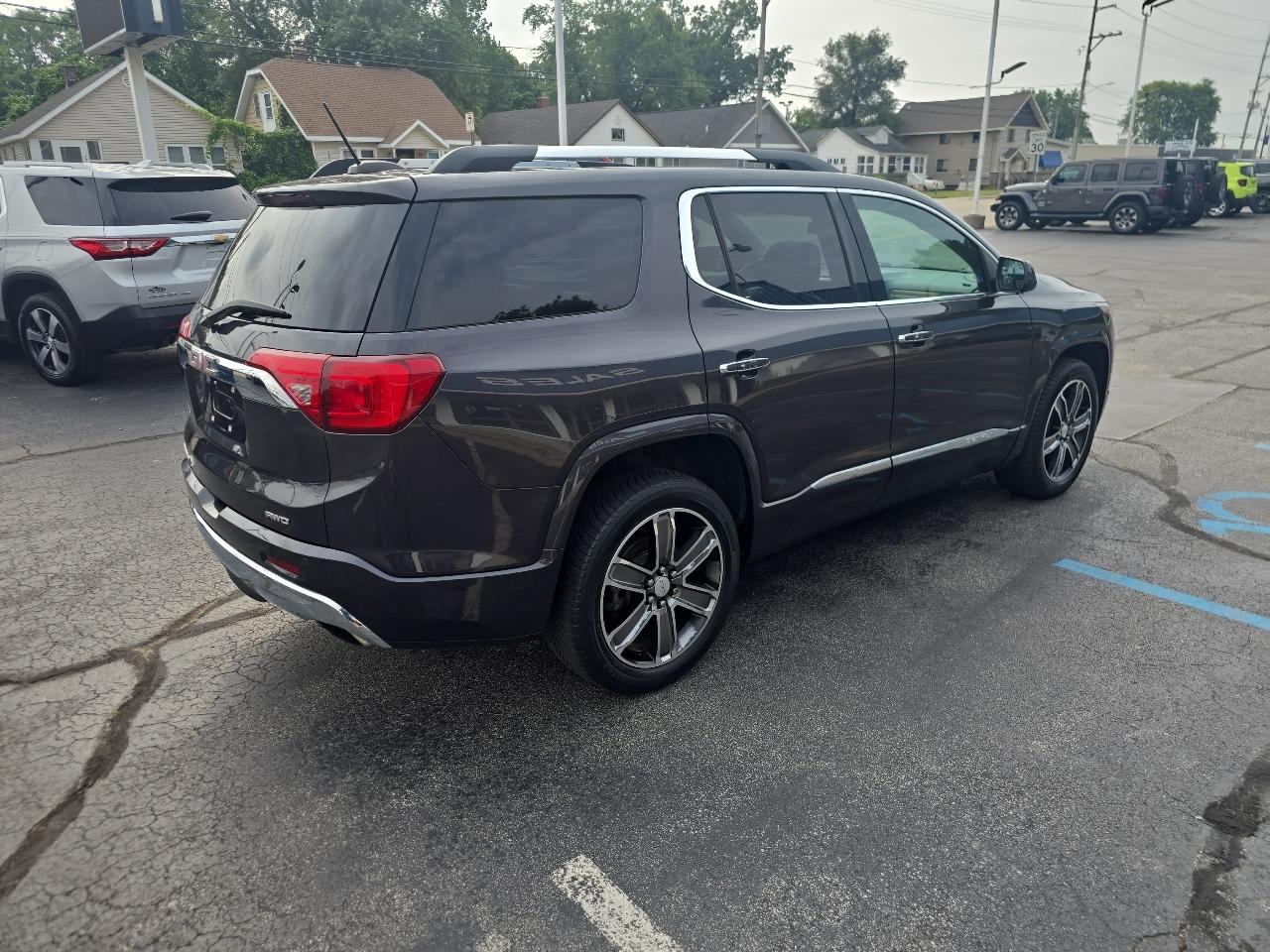 GMC Acadia AWD 4dr Denali 2017