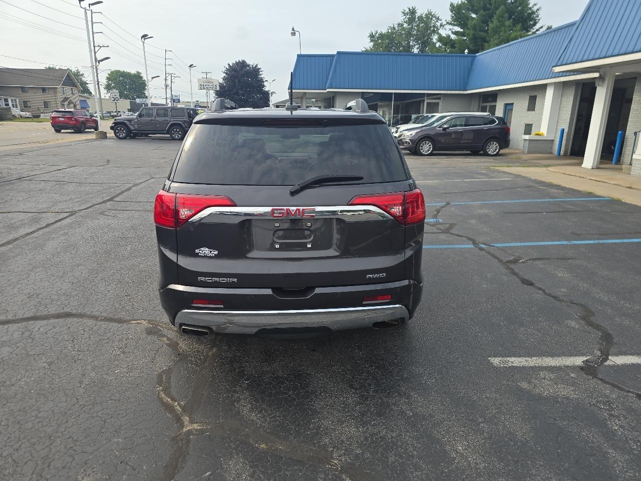 GMC Acadia AWD 4dr Denali 2017
