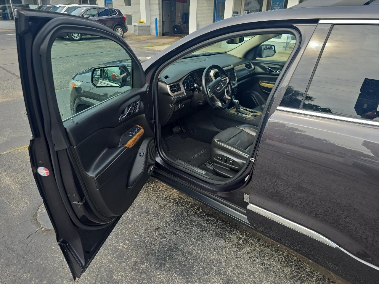 GMC Acadia AWD 4dr Denali 2017