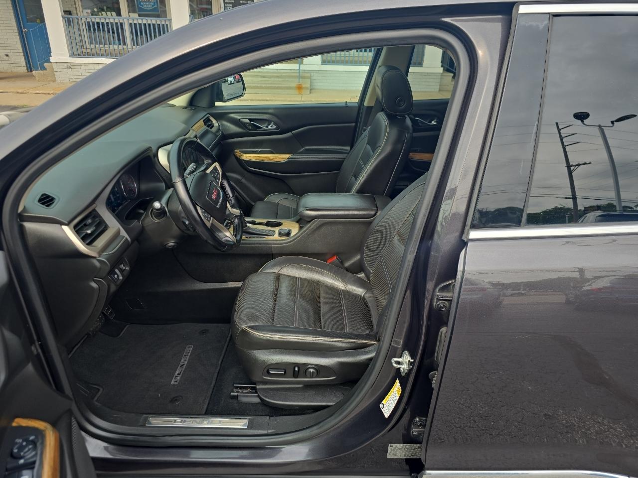 GMC Acadia AWD 4dr Denali 2017