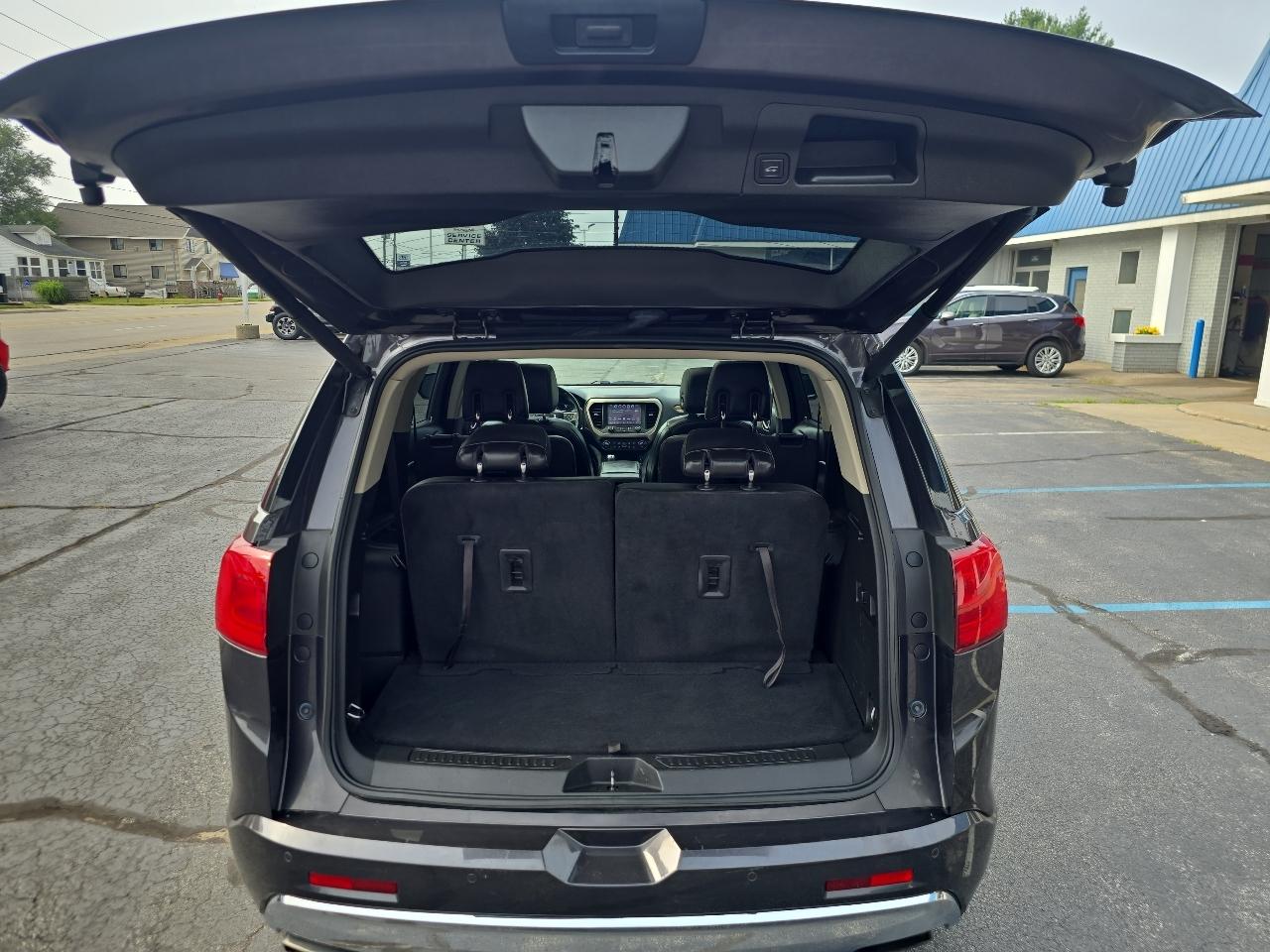 GMC Acadia AWD 4dr Denali 2017