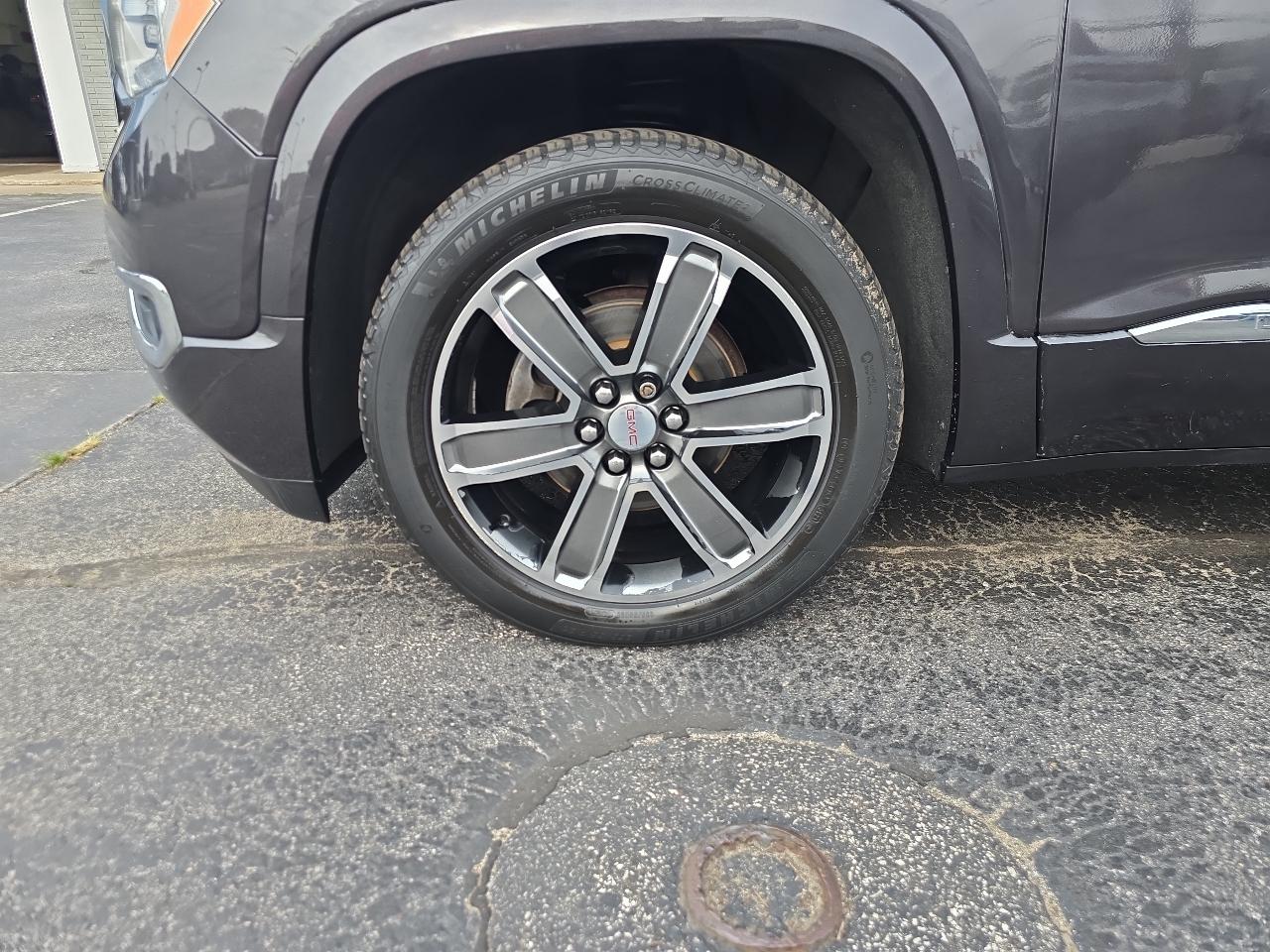 GMC Acadia AWD 4dr Denali 2017