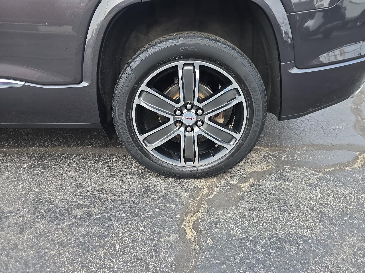 GMC Acadia AWD 4dr Denali 2017