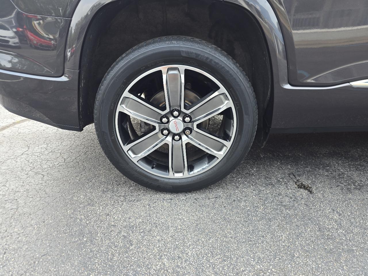GMC Acadia AWD 4dr Denali 2017