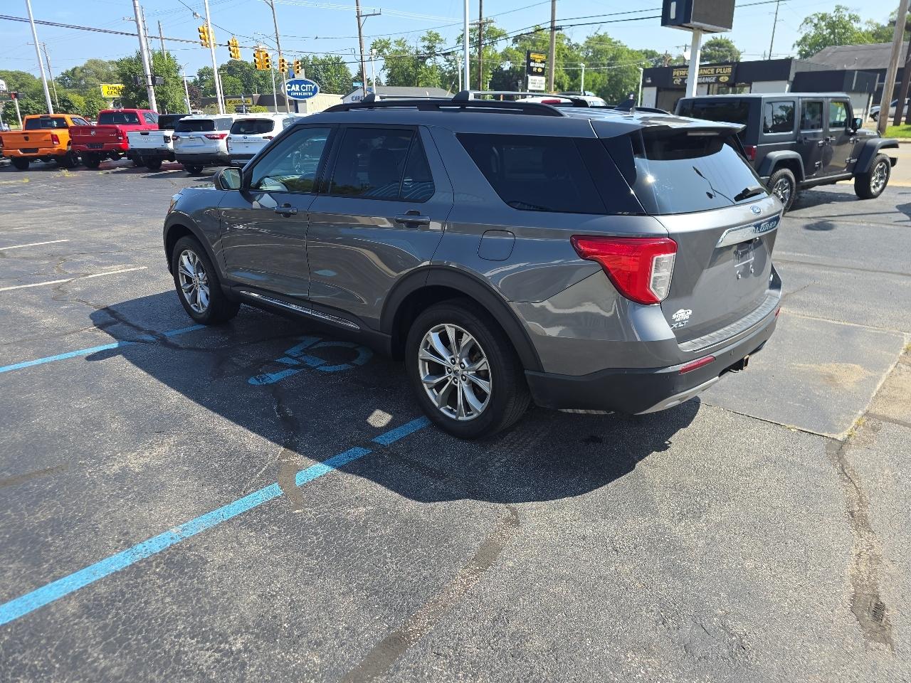 Ford Explorer XLT 4WD 2021