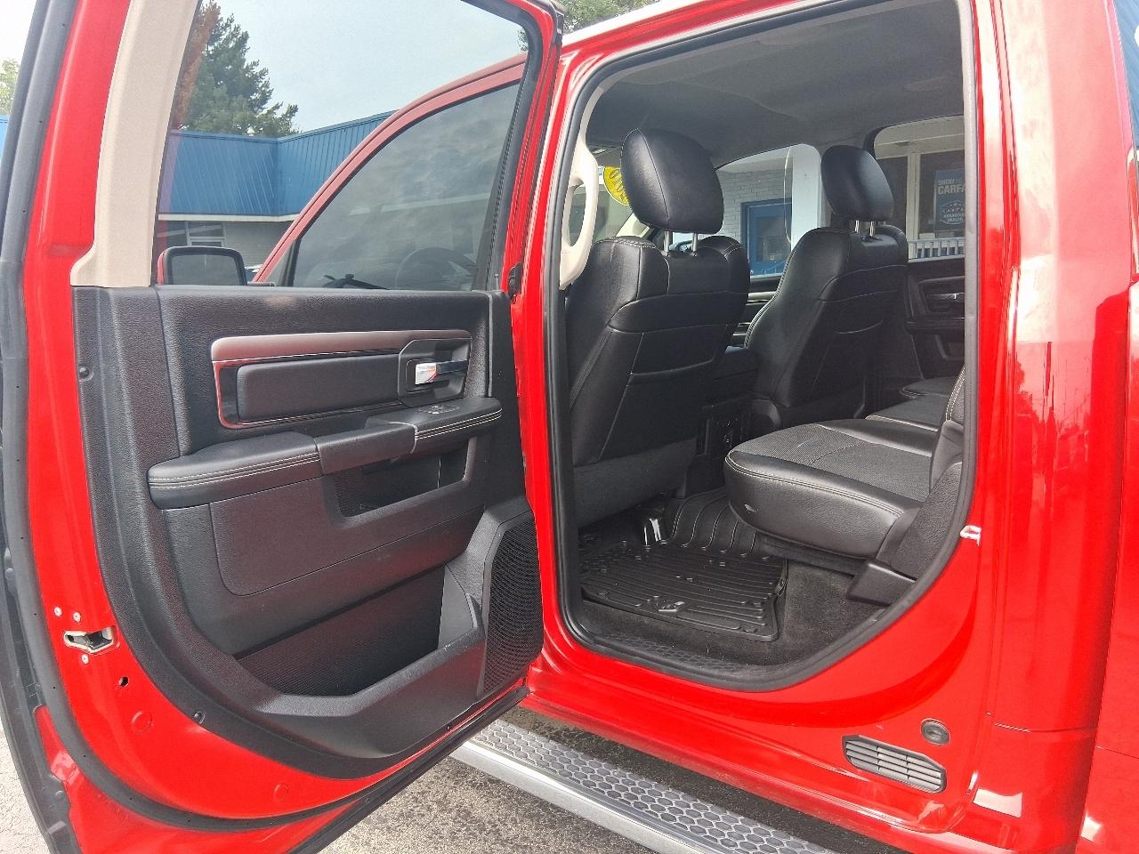 RAM 1500 4WD Crew Cab 140.5" Sport 2016