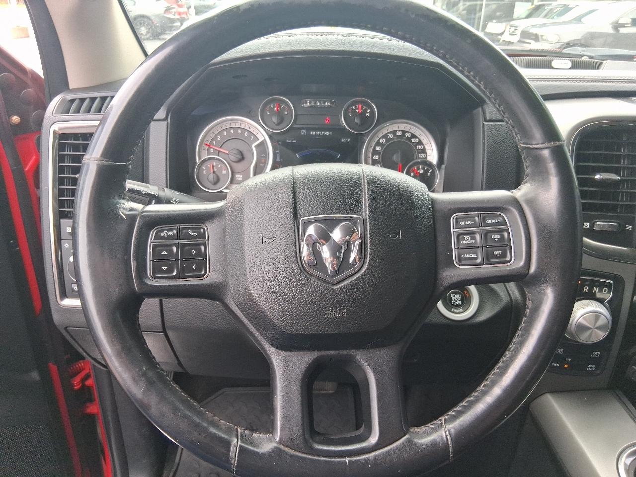 RAM 1500 4WD Crew Cab 140.5" Sport 2016