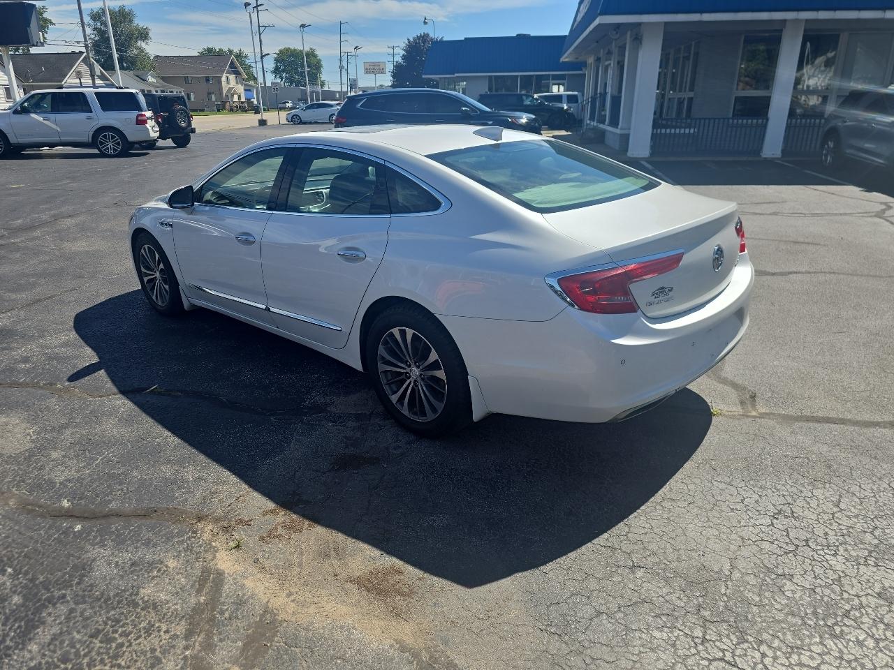Buick LaCrosse 4dr Sdn Premium AWD 2018