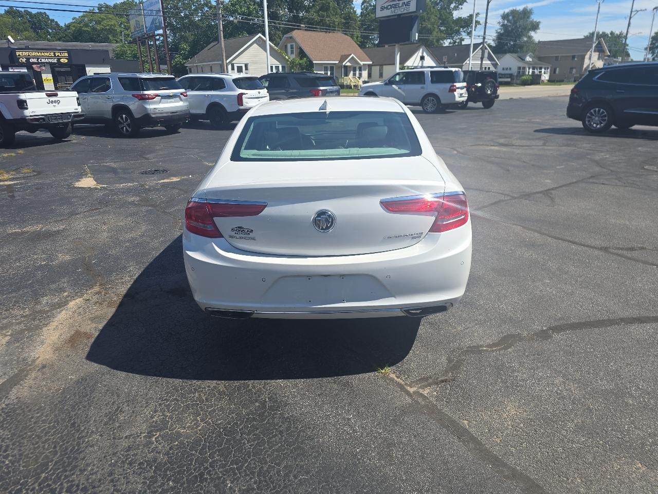 Buick LaCrosse 4dr Sdn Premium AWD 2018