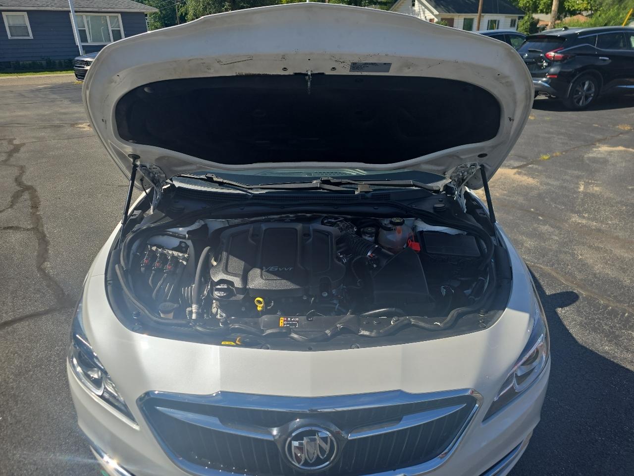 Buick LaCrosse 4dr Sdn Premium AWD 2018