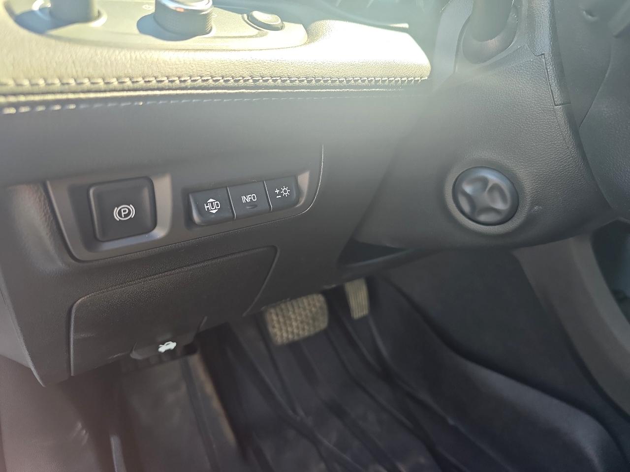 Buick LaCrosse 4dr Sdn Premium AWD 2018