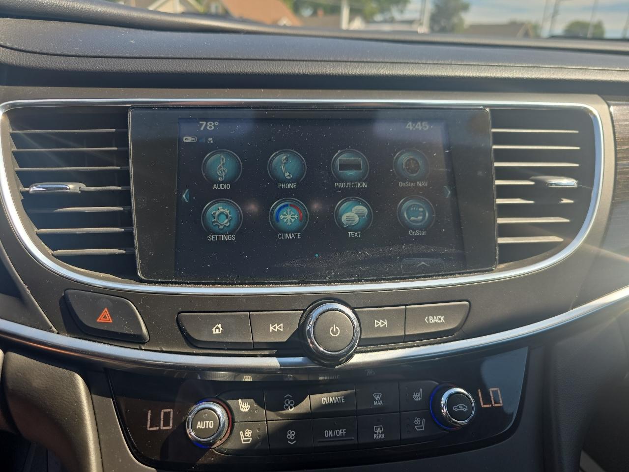 Buick LaCrosse 4dr Sdn Premium AWD 2018