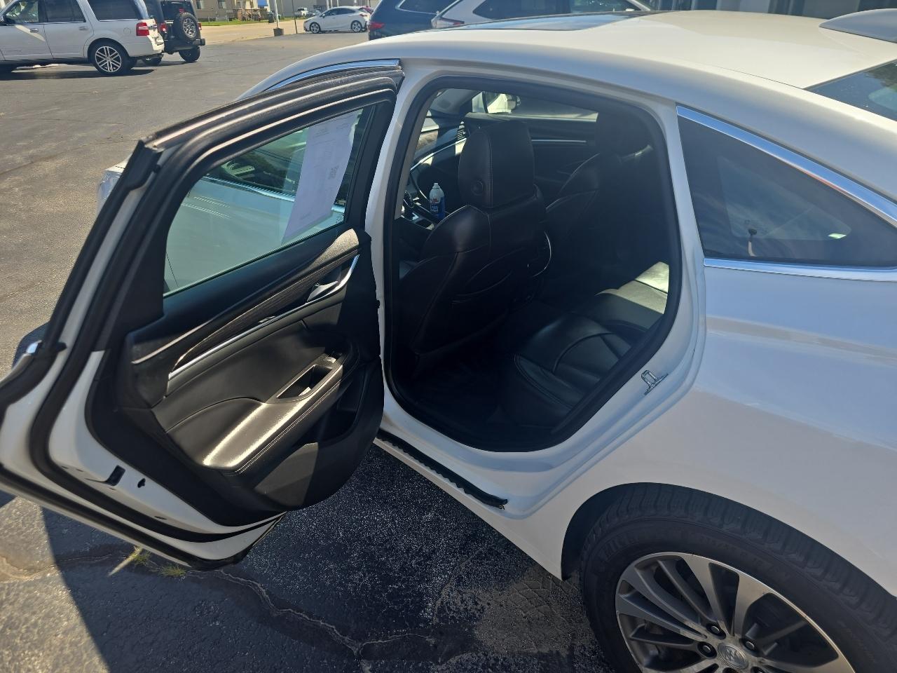 Buick LaCrosse 4dr Sdn Premium AWD 2018