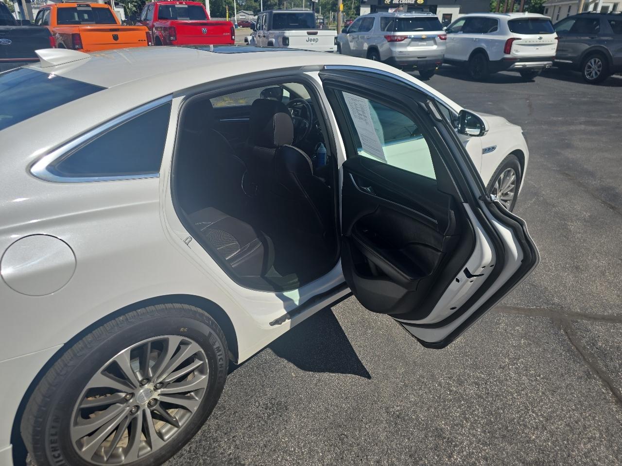 Buick LaCrosse 4dr Sdn Premium AWD 2018