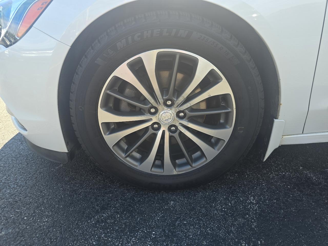 Buick LaCrosse 4dr Sdn Premium AWD 2018