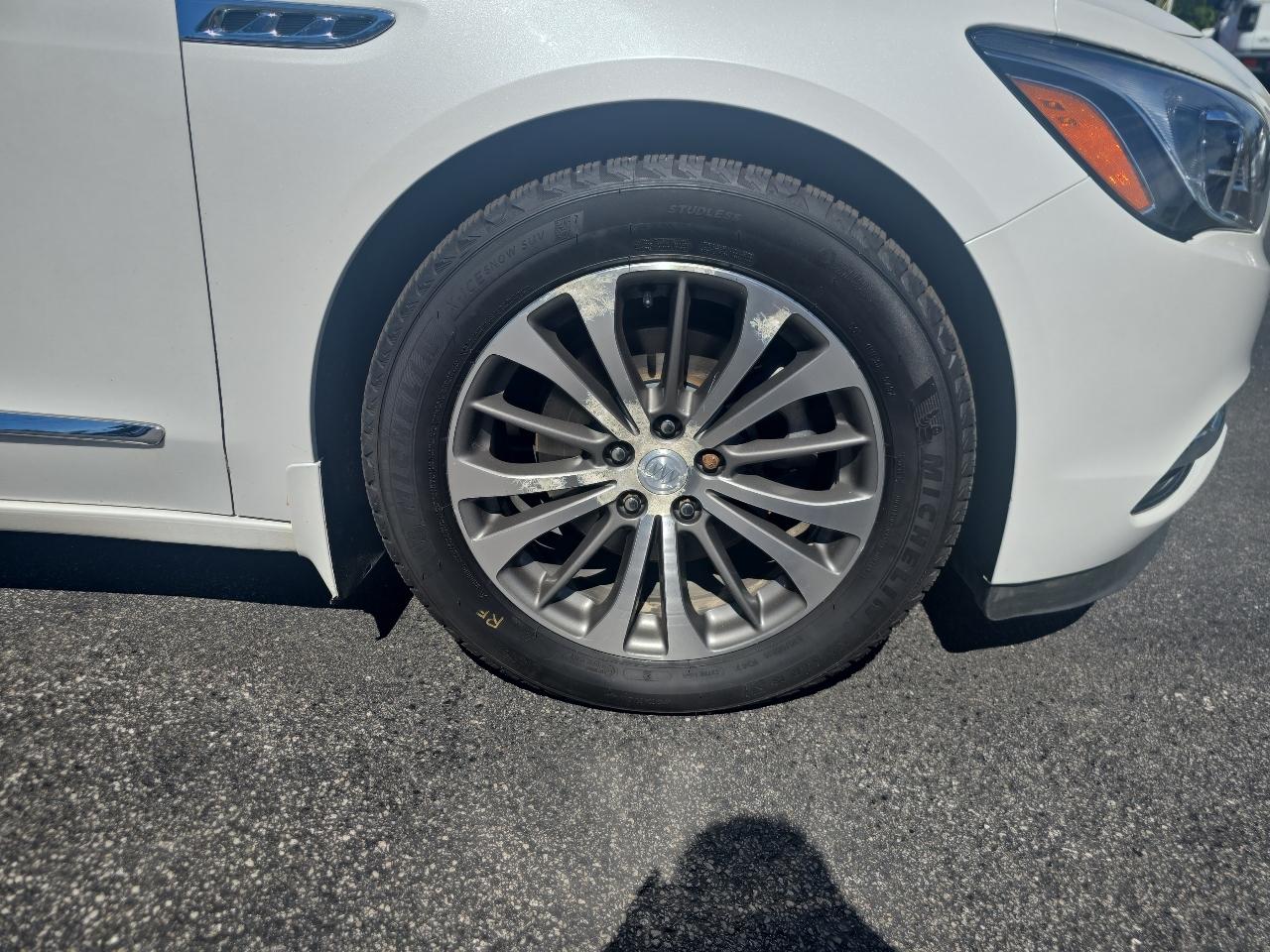 Buick LaCrosse 4dr Sdn Premium AWD 2018