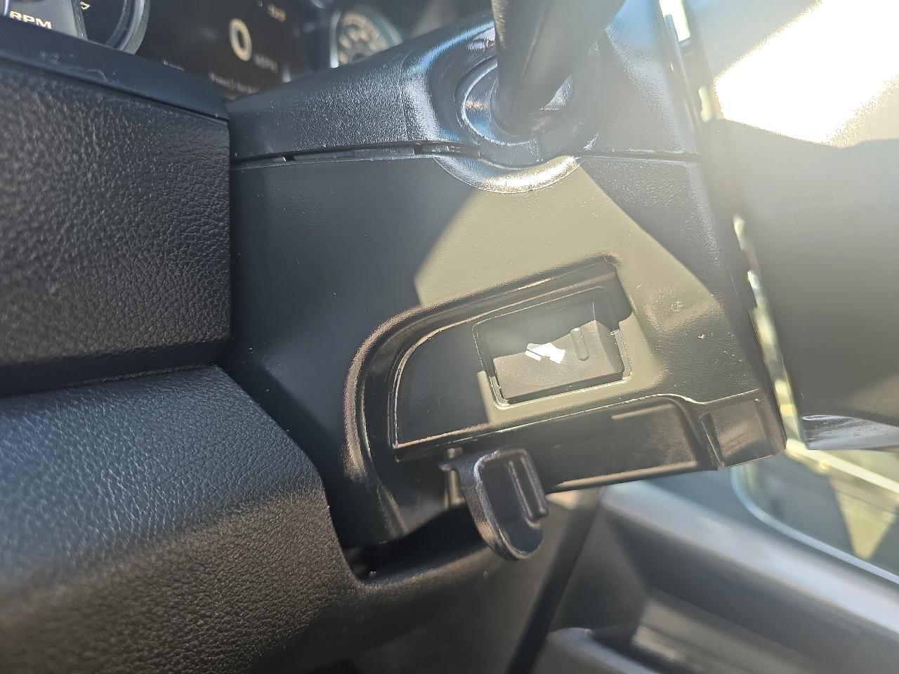RAM 1500 Limited 4x4 Crew Cab 5'7" Box *Ltd Avail* 2018