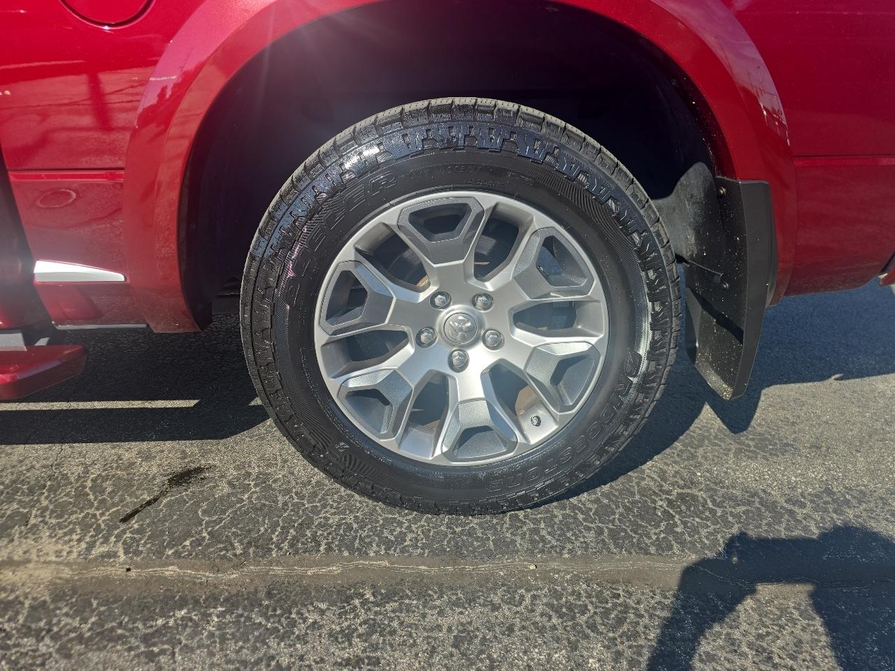 RAM 1500 Limited 4x4 Crew Cab 5'7" Box *Ltd Avail* 2018