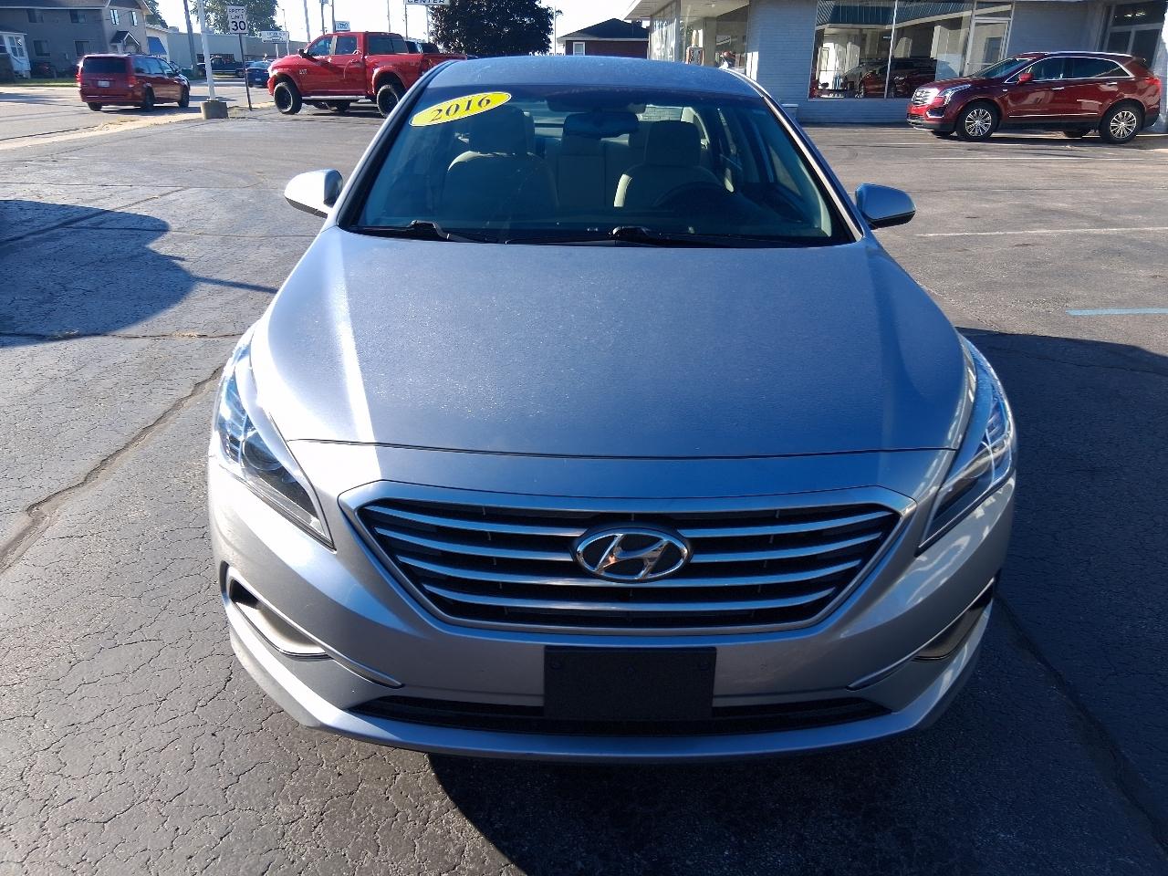 Hyundai Sonata 4dr Sdn 2.4L SE 2016