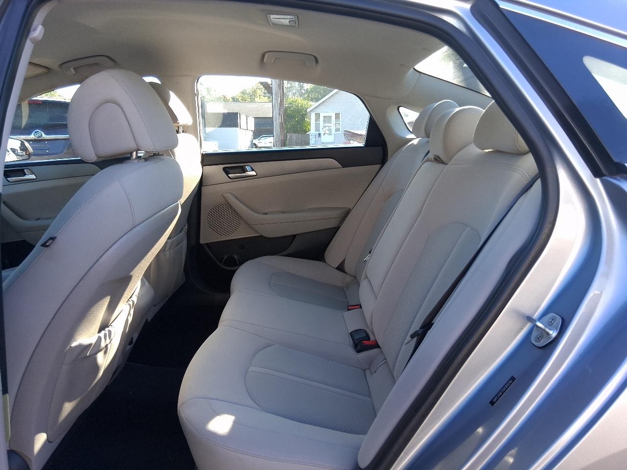 Hyundai Sonata 4dr Sdn 2.4L SE 2016