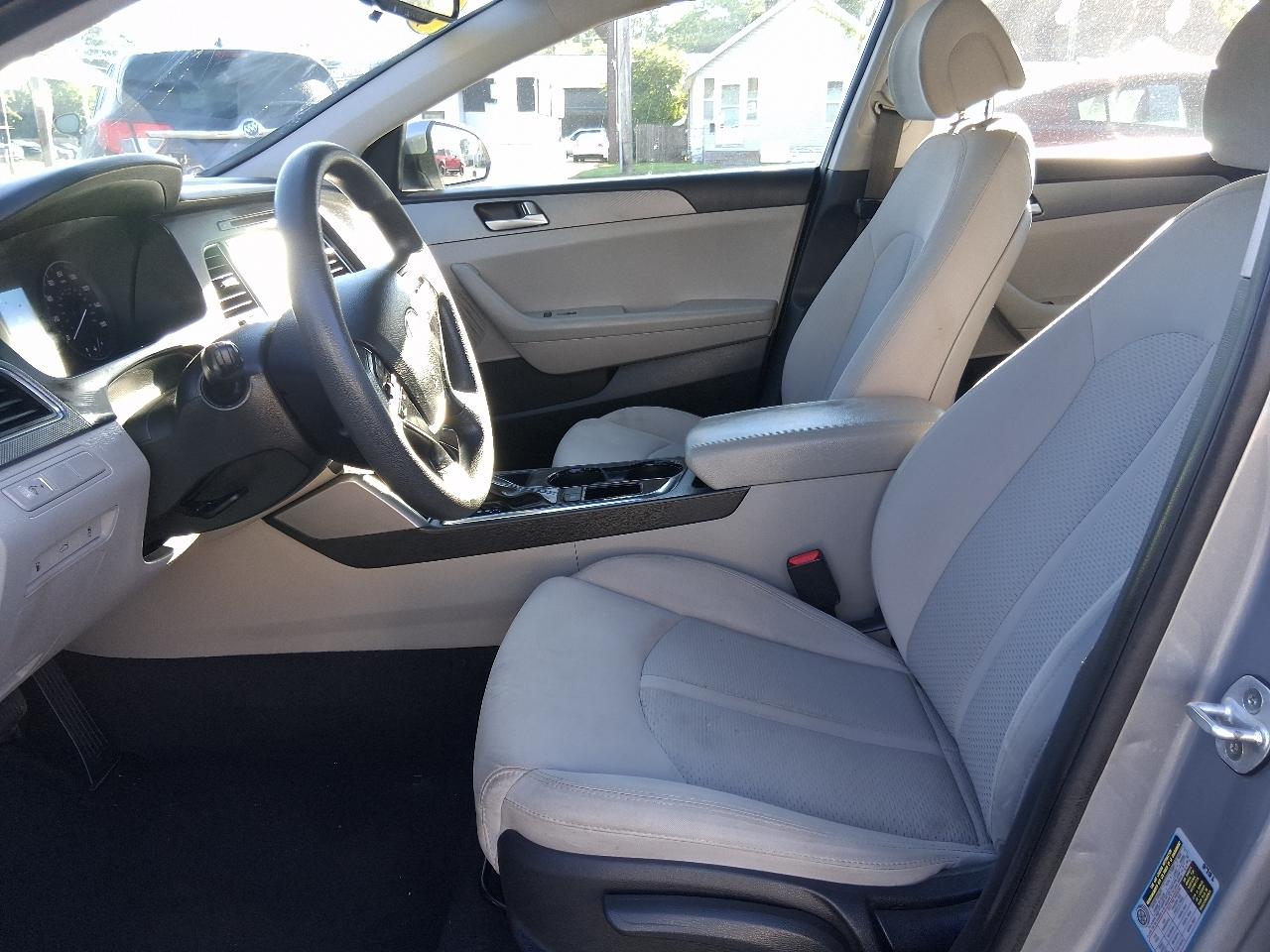 Hyundai Sonata 4dr Sdn 2.4L SE 2016