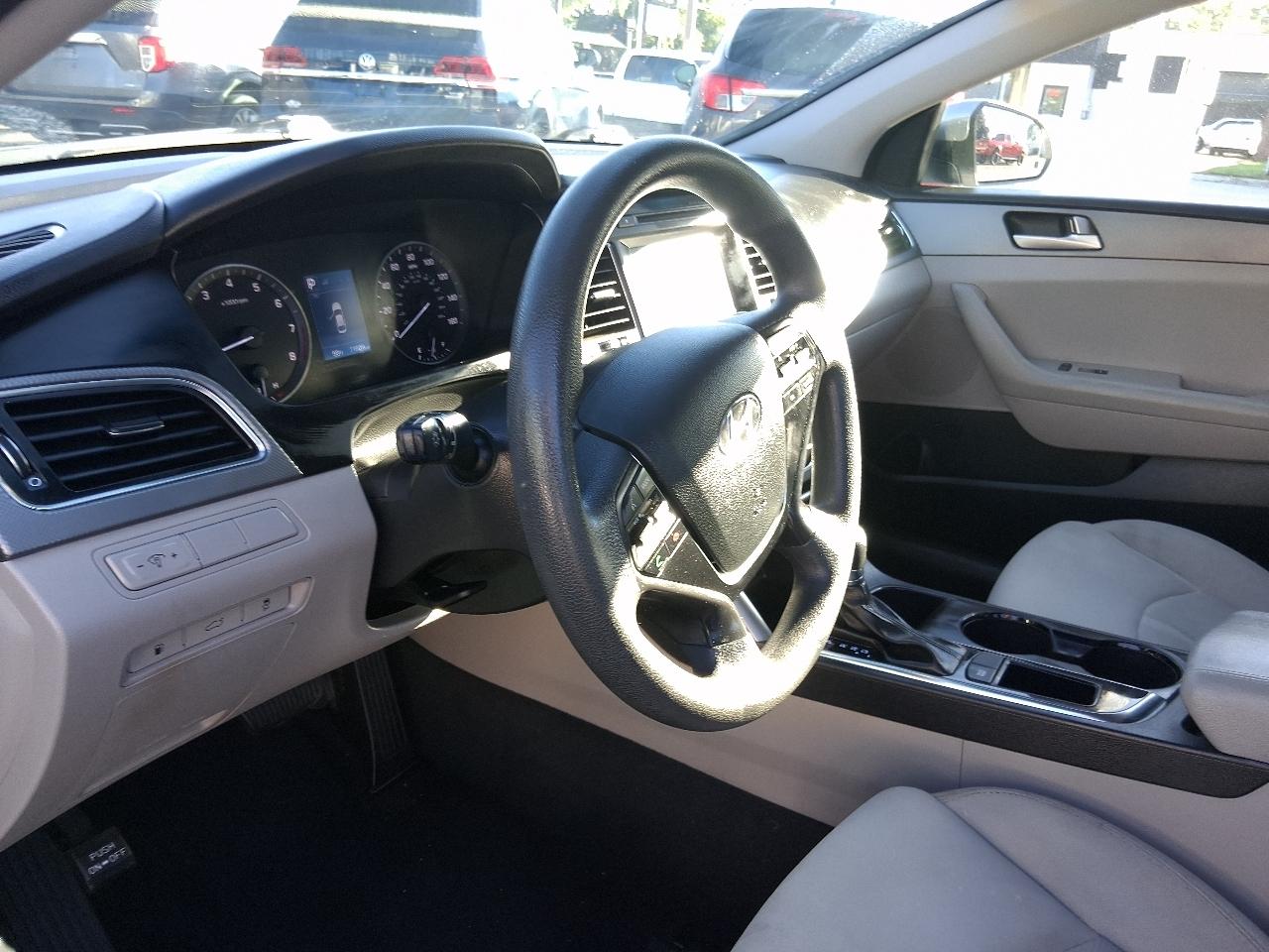 Hyundai Sonata 4dr Sdn 2.4L SE 2016