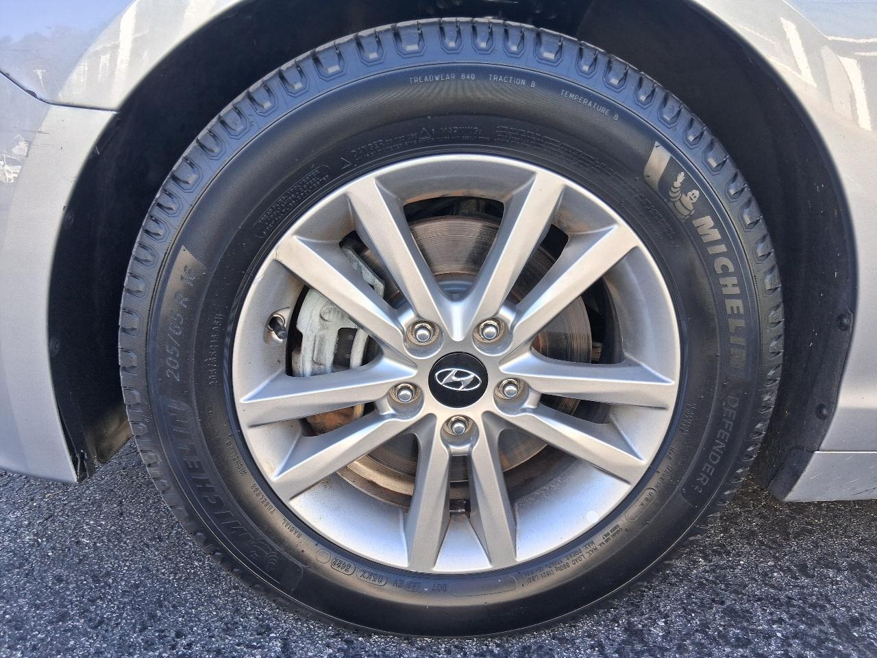 Hyundai Sonata 4dr Sdn 2.4L SE 2016