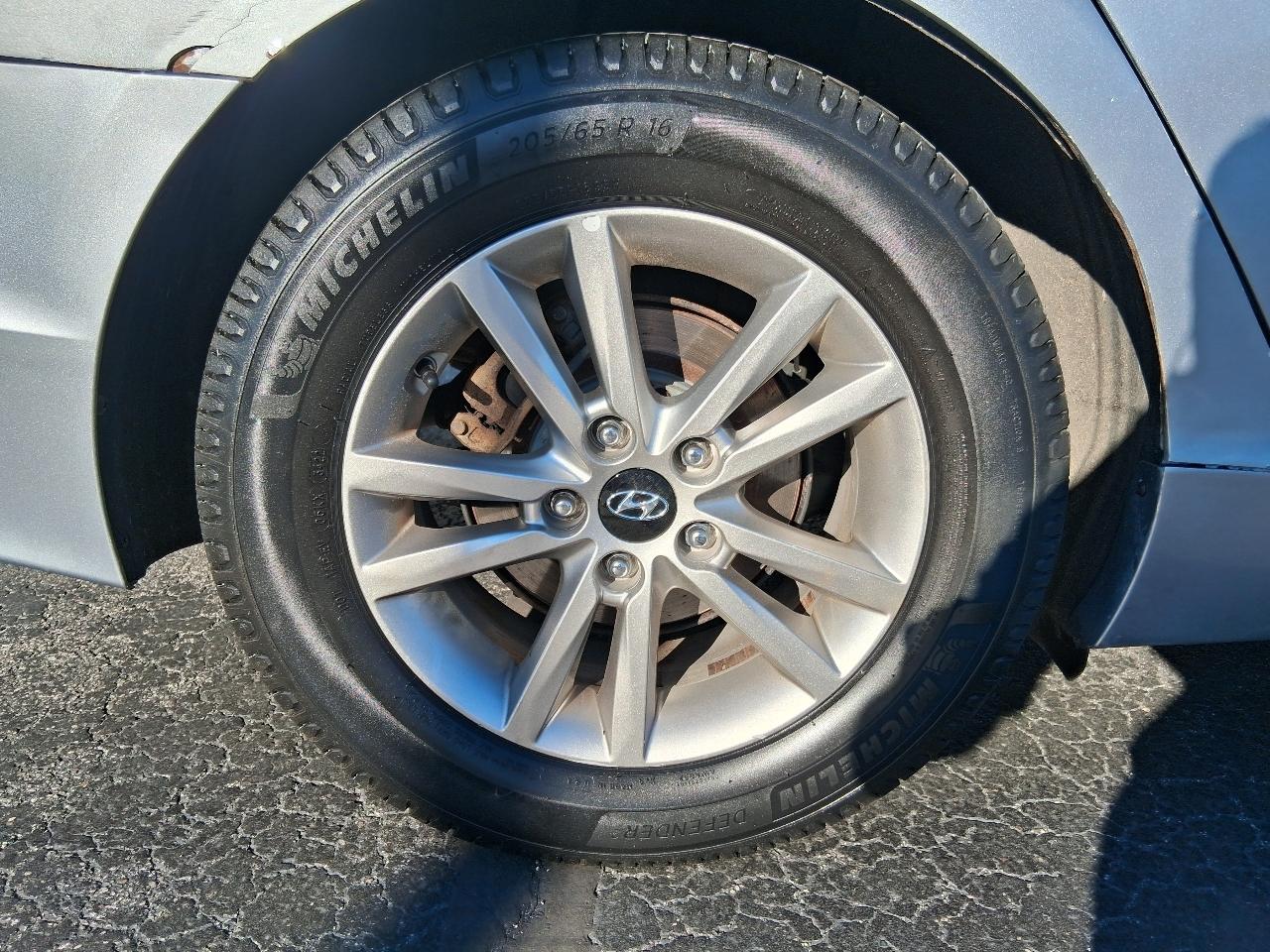 Hyundai Sonata 4dr Sdn 2.4L SE 2016