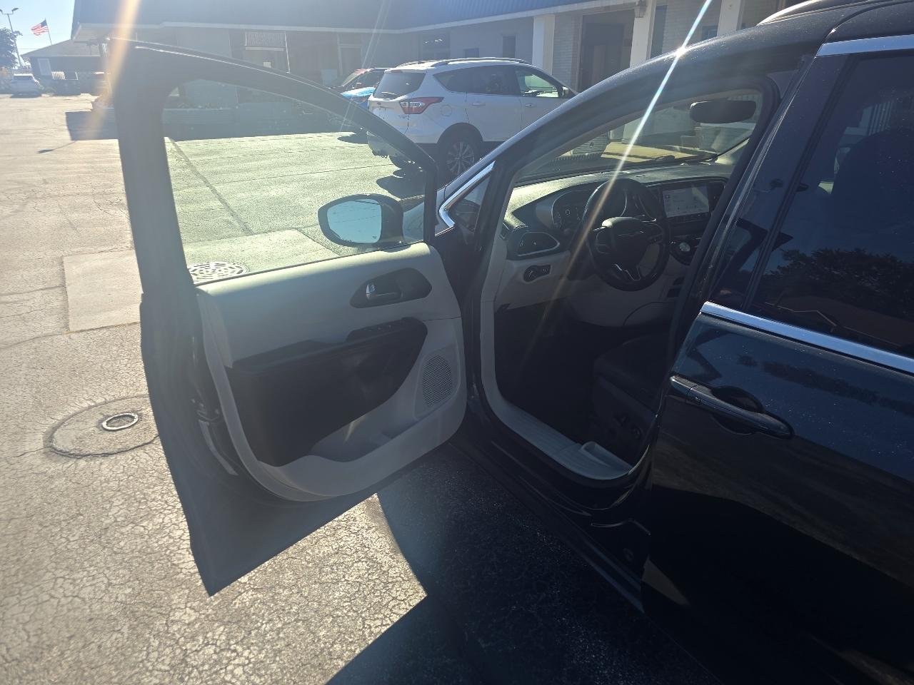 Chrysler Pacifica Touring AWD 2021