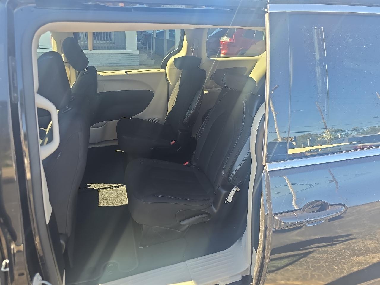 Chrysler Pacifica Touring AWD 2021