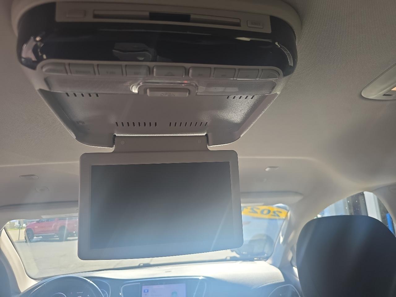 Chrysler Pacifica Touring AWD 2021