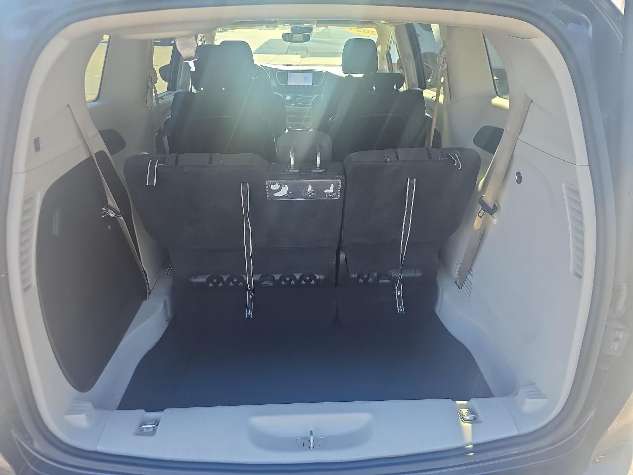 Chrysler Pacifica Touring AWD 2021