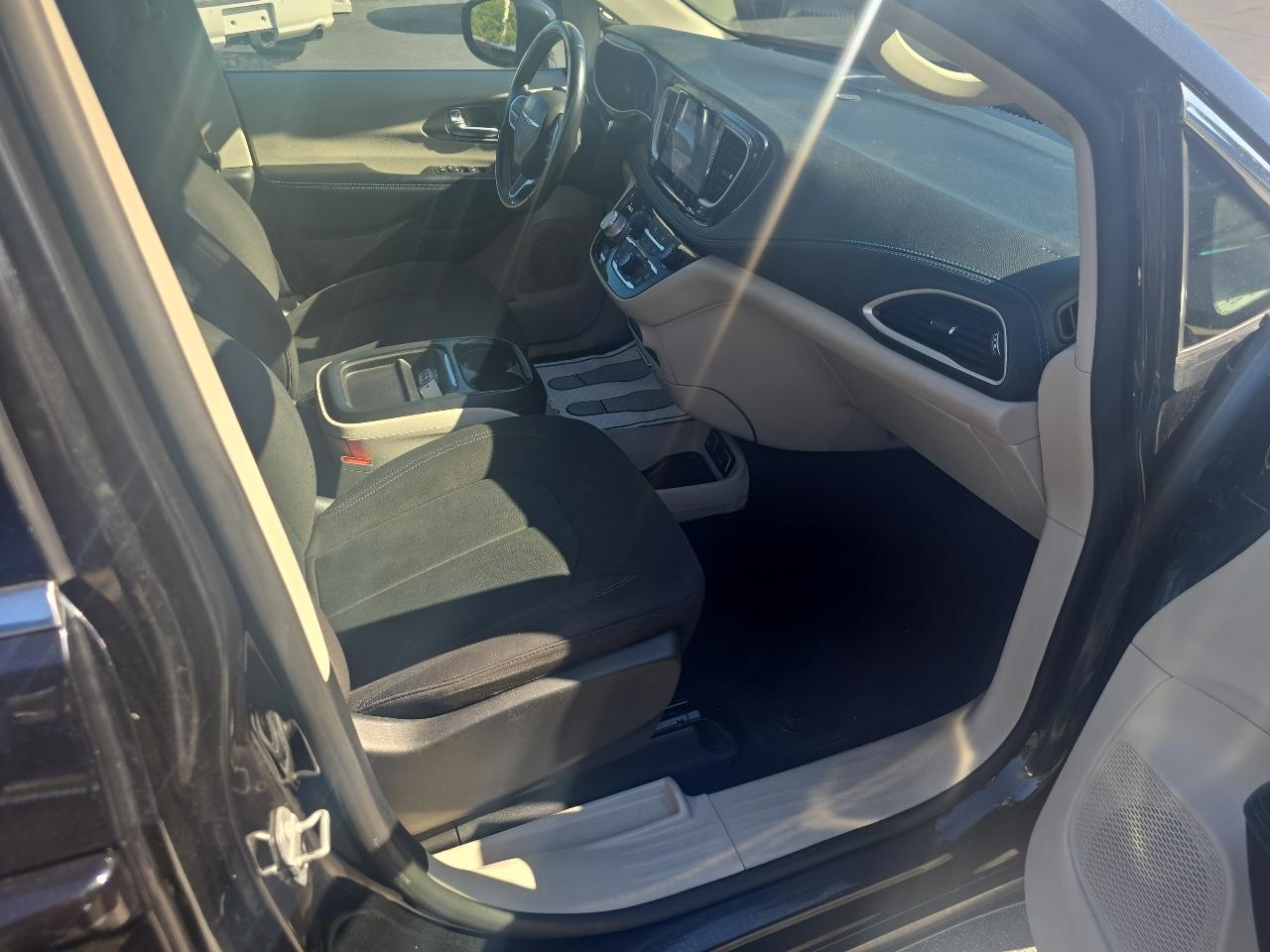 Chrysler Pacifica Touring AWD 2021