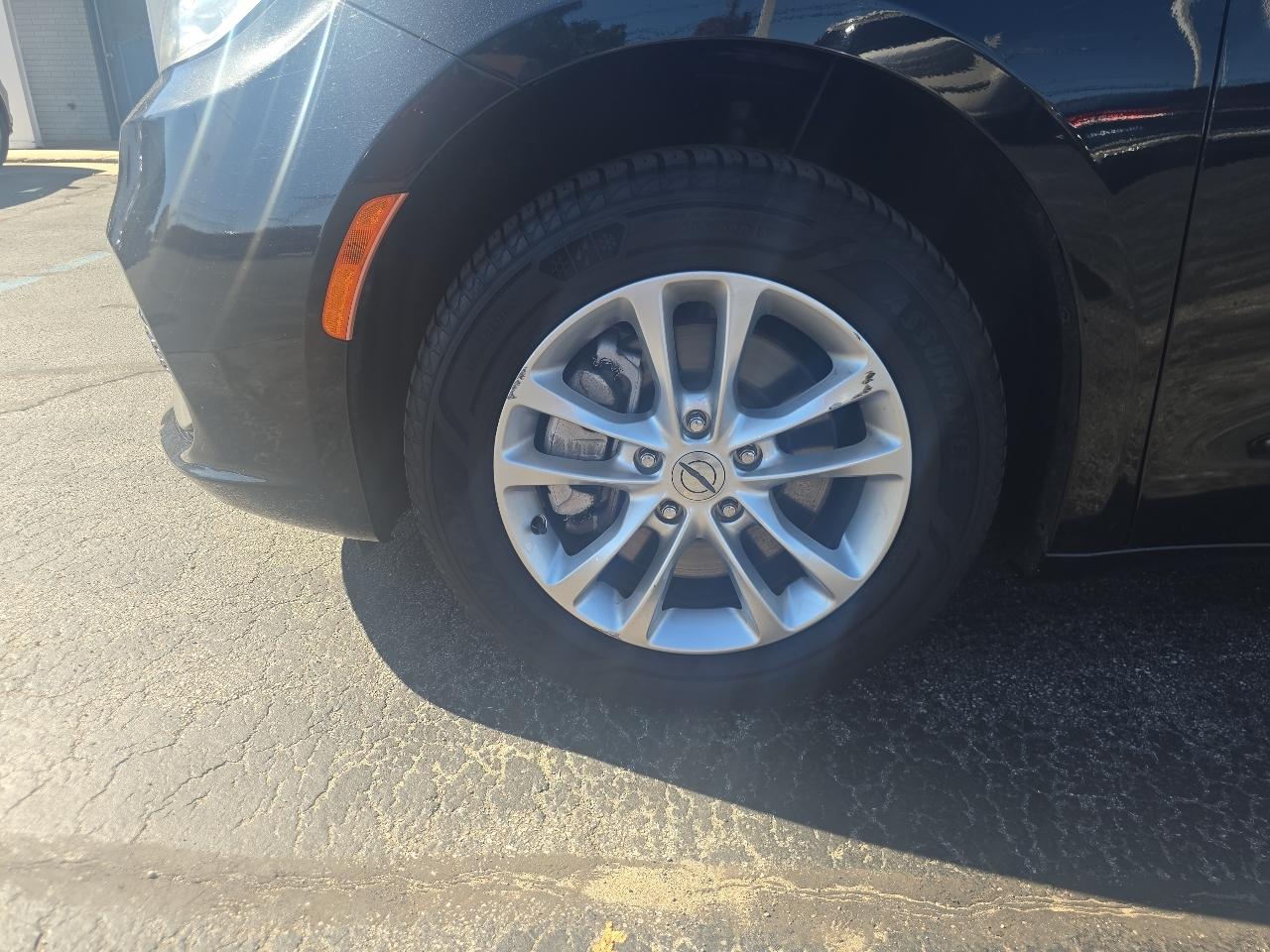Chrysler Pacifica Touring AWD 2021