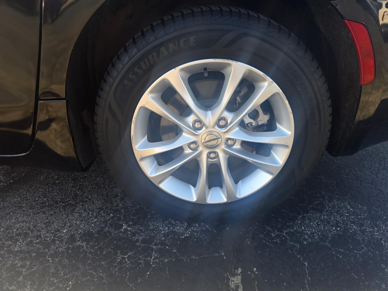 Chrysler Pacifica Touring AWD 2021