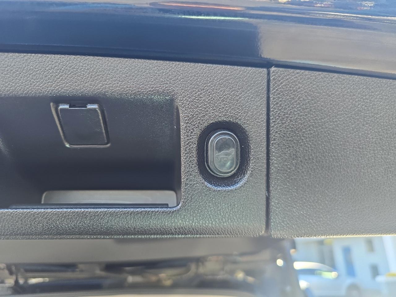 GMC Yukon XL 4WD 4dr Denali 2016