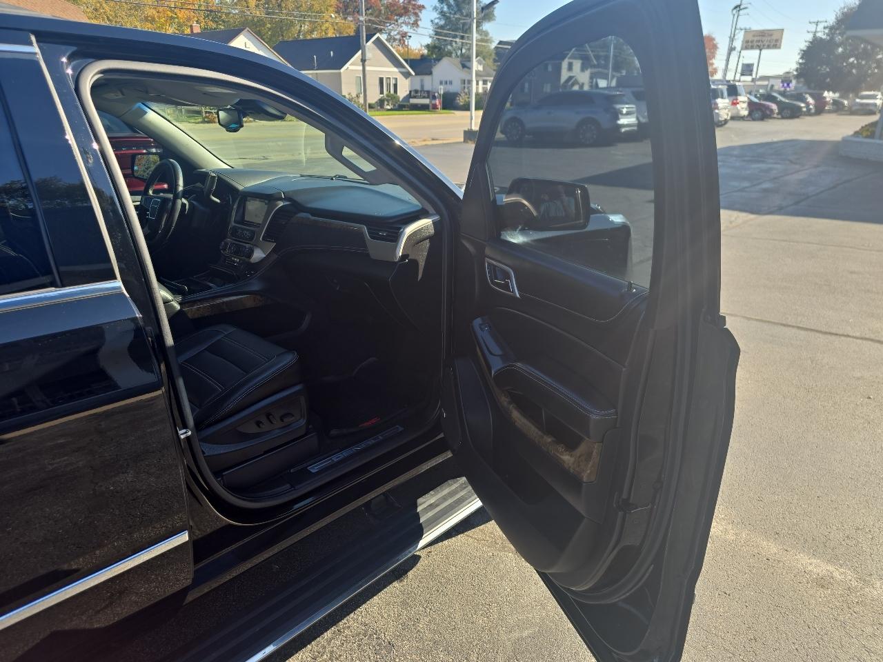 GMC Yukon XL 4WD 4dr Denali 2016