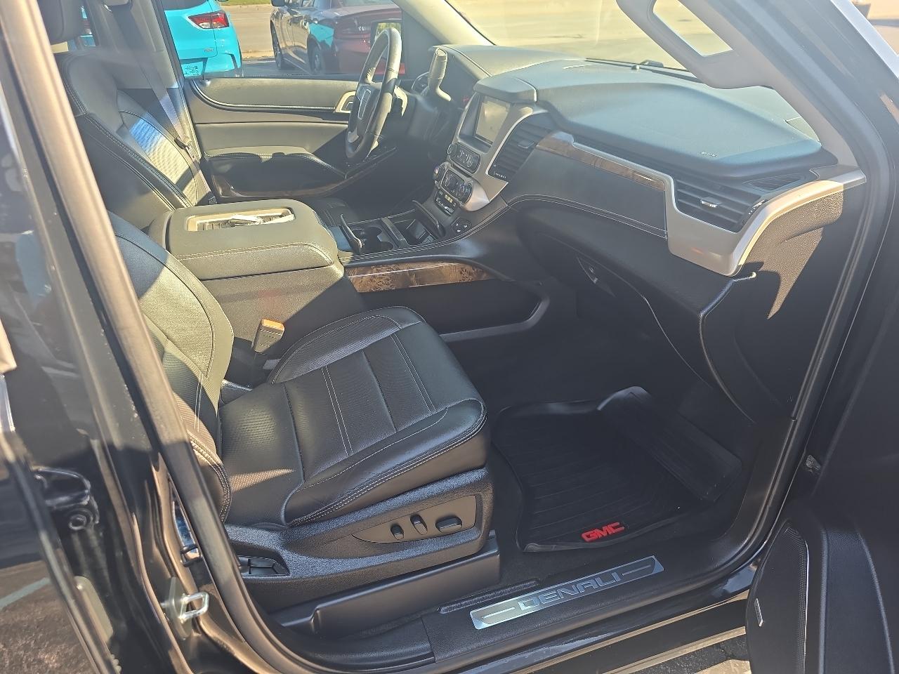 GMC Yukon XL 4WD 4dr Denali 2016
